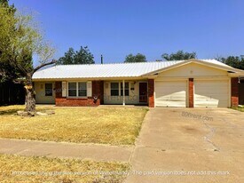 2014 54th St in Lubbock, TX - Building Photo
