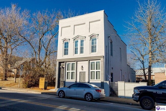 306 Main St in Munfordville, KY - Building Photo - Building Photo