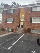 31831 Grand River Ave in Farmington, MI - Building Photo