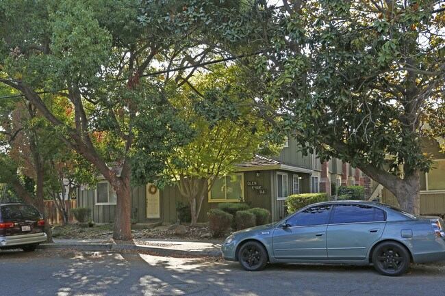 94 Glen Eyrie Ave in San Jose, CA - Foto de edificio - Building Photo