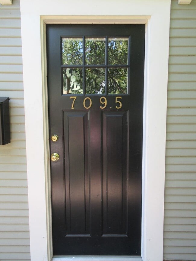 709 Texas Ave in Austin, TX - Building Photo - Building Photo