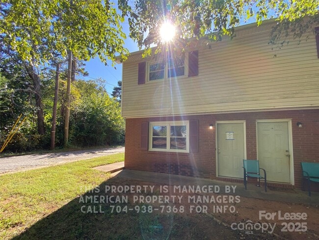 property at 1116 Arbor Dr