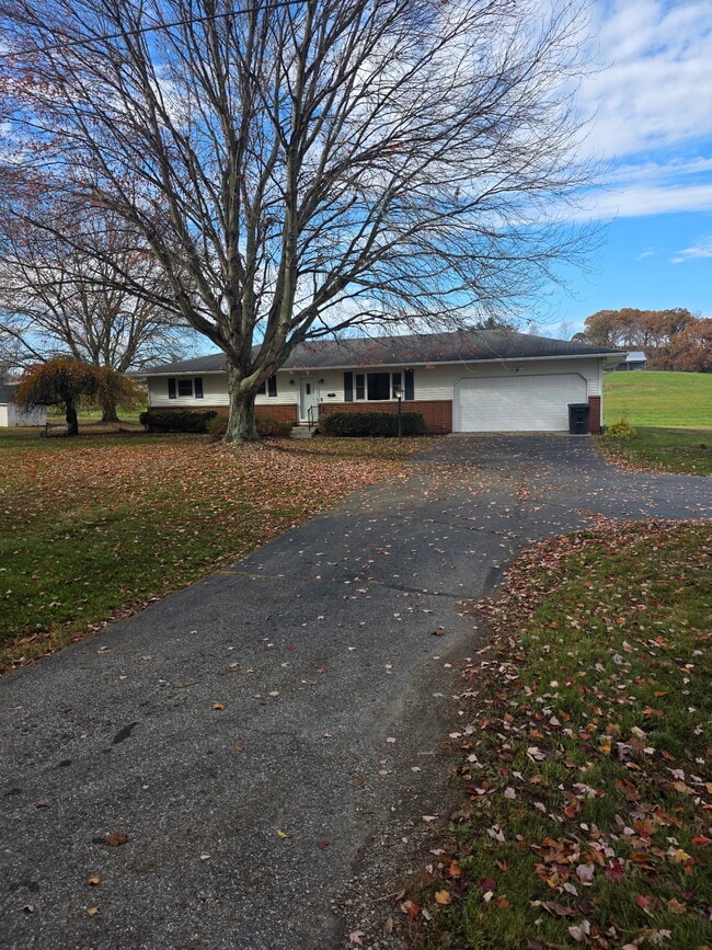 3187 Licking Valley Rd in Newark, OH - Foto de edificio - Building Photo