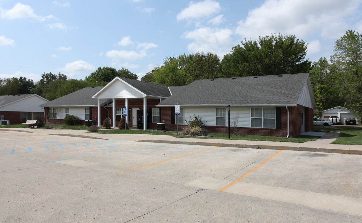 Chillicothe Plaza Apartments in Chillicothe, MO - Building Photo