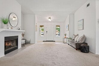 475 Heritage Ln in Los Alamos, CA - Building Photo - Building Photo