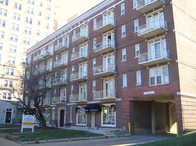 Congress West Apartments in St. Louis, MO - Foto de edificio