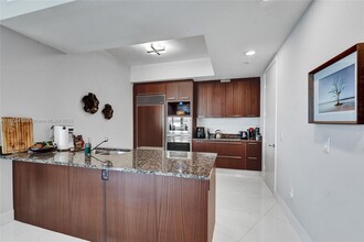 15811 Collins Ave, Unit 503 in North Miami Beach, FL - Building Photo - Building Photo