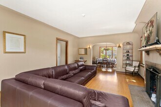 1526 Thorndyke Ave W in Seattle, WA - Building Photo - Building Photo