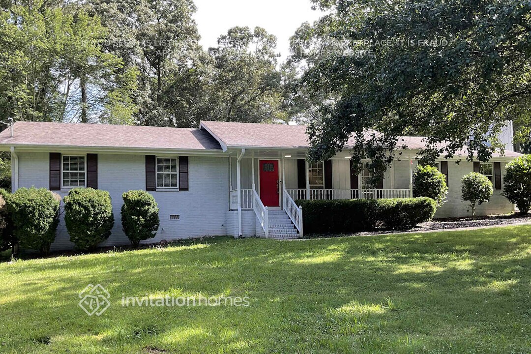 70 Hickory Dr in Stockbridge, GA - Building Photo