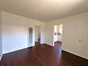 6341 11th Ave in Los Angeles, CA - Building Photo - Building Photo