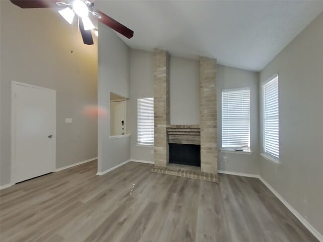 property at 3107 Lucida Ln