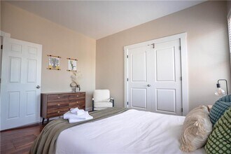 594 Thames St-Unit -2nd Floor in Newport, RI - Building Photo - Building Photo