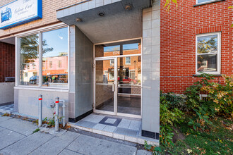 5526 Laurendeau Rue in Montréal, QC - Building Photo - Building Photo