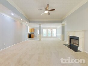 220 Arbor Creek Dr in Dallas, GA - Foto de edificio - Building Photo