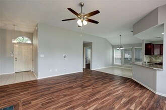 9318 Tree Branch Dr in Houston, TX - Building Photo - Building Photo