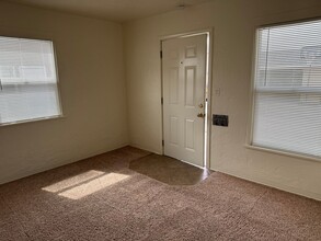 526-526 1/2 Park St in Salinas, CA - Foto de edificio - Building Photo