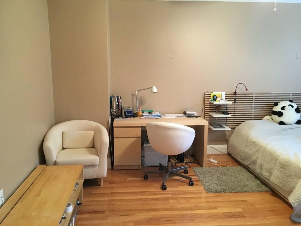 141 Englewood Ave, Unit 2 in Boston, MA - Building Photo