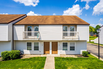 KSU East Townhomes - Student Housing in Kent, OH - Building Photo - Building Photo