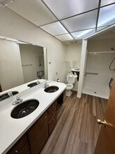 10025 SW Boones Ferry Rd in Portland, OR - Building Photo - Building Photo