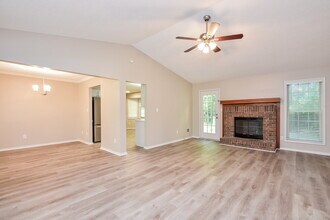 1080 Crystal Springs Trail in Hampton, GA - Foto de edificio - Building Photo