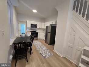 1523 N 30th St in Philadelphia, PA - Foto de edificio - Building Photo