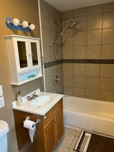 8727 Point Ave, Unit 1 in Niagara Falls, NY - Foto de edificio - Building Photo