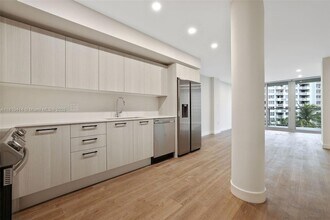 1500 Bay Rd, Unit N-0428 in Miami Beach, FL - Building Photo - Building Photo
