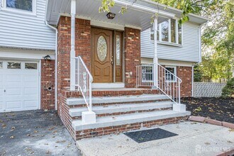 927 Wood Ave in Edison, NJ - Building Photo - Building Photo