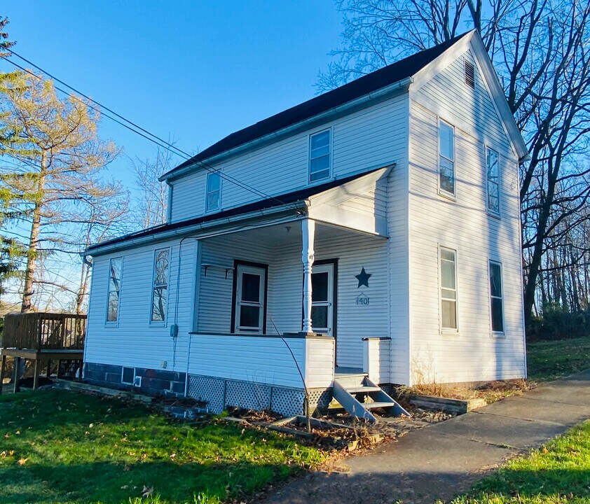 140 Milan St S in Canal Fulton, OH - Building Photo