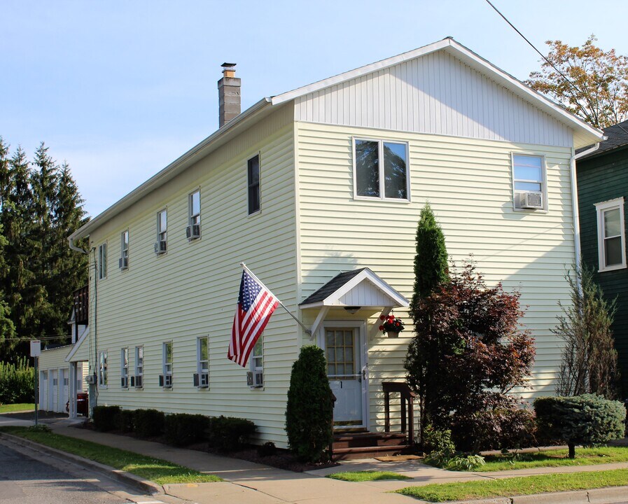 115 River St, Unit 115R1 in Oneonta, NY - Building Photo
