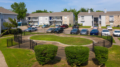 Toro Place in Houston, TX - Foto de edificio - Building Photo