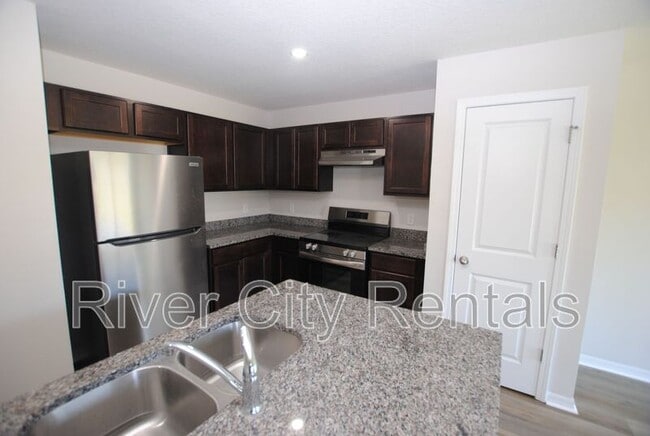 6541 Sweetbay Ln in Jacksonville, FL - Building Photo - Building Photo