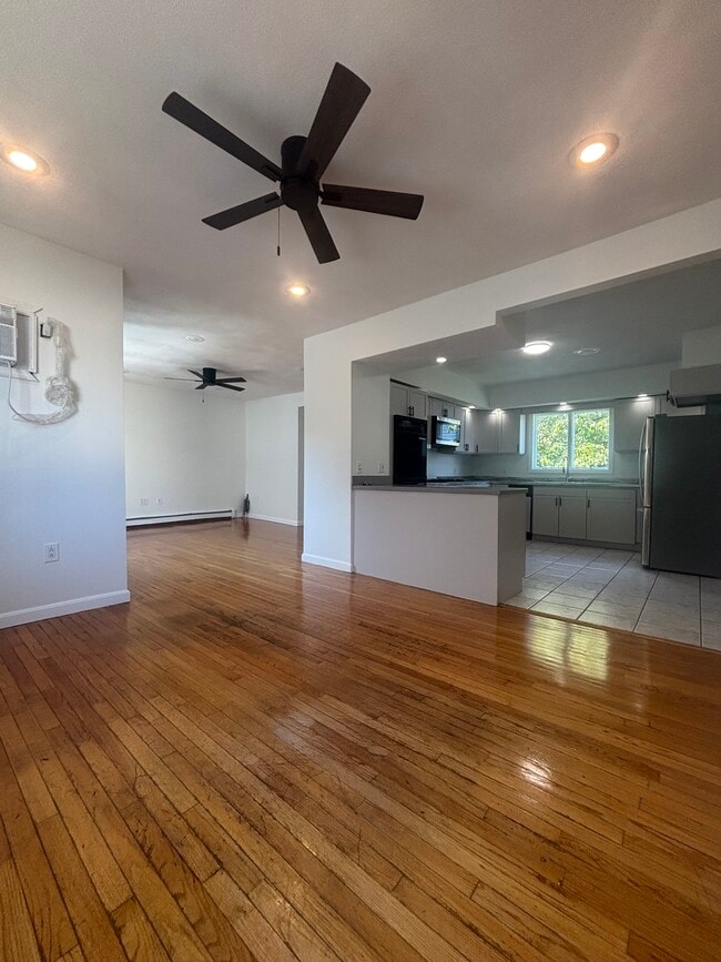 33 Appleton St, Unit Unit 2 in Everett, MA - Building Photo - Building Photo