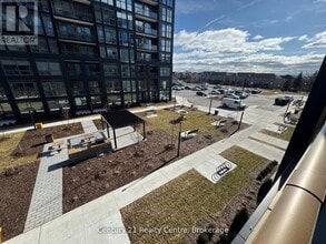 2333 Khalsa Gate in Oakville, ON - Building Photo - Building Photo