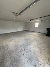 405 E Cowing Dr in Muncie, IN - Building Photo - Building Photo