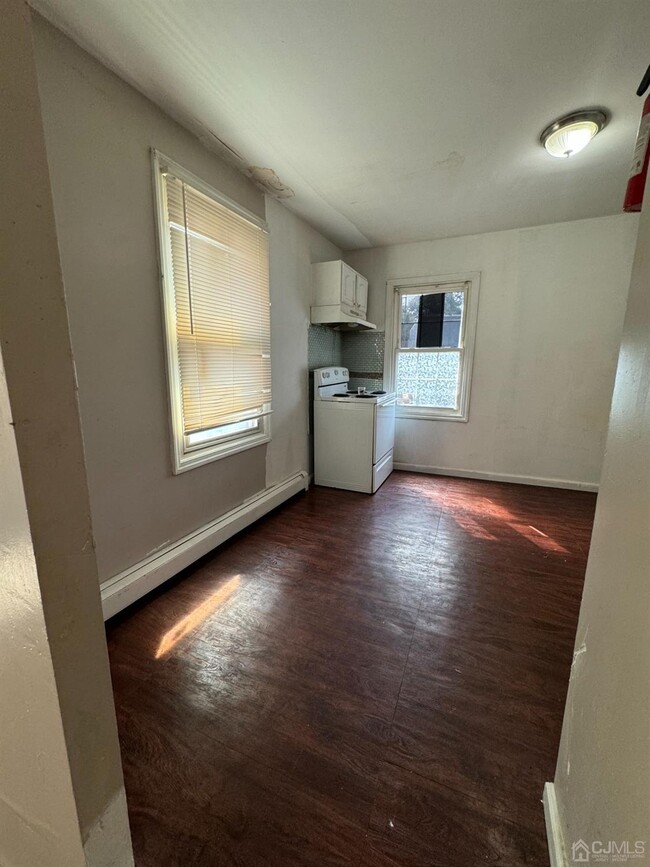 19 Stuyvesant Ave., Unit 2 in Newark, NJ - Building Photo - Building Photo