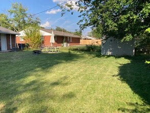 6842 Highbury Rd in Dayton, OH - Building Photo - Building Photo