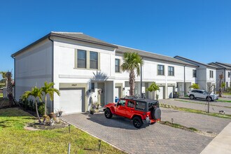 Stellar at Masters Avenue in Bradenton, FL - Foto de edificio - Building Photo