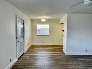 460 Saxony Way in Delray Beach, FL - Building Photo - Building Photo