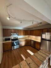 2260 Ridge Dr in Minneapolis, MN - Building Photo - Building Photo