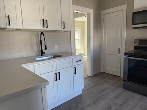 68 Ash St in Brockton, MA - Building Photo - Building Photo