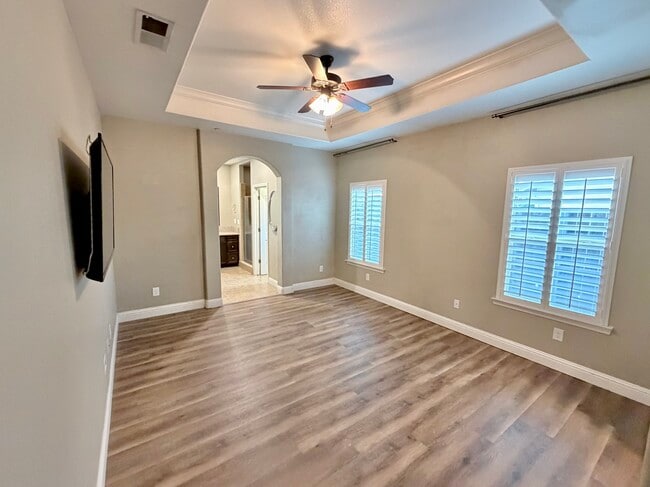 533 St Julien Dr in Madera, CA - Foto de edificio - Building Photo