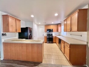 567 Botan St in Perris, CA - Building Photo - Building Photo