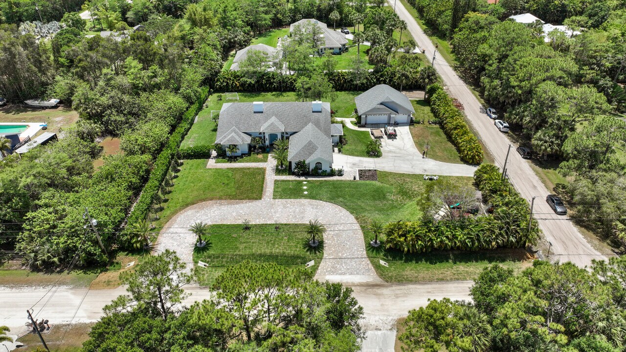 8852 154th Rd N in West Palm Beach, FL - Building Photo