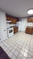 27 Ridgewood Ln, Unit 4 in Gardner, MA - Building Photo