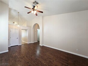 1825 Lyell Canyon Ln in Las Vegas, NV - Building Photo - Building Photo