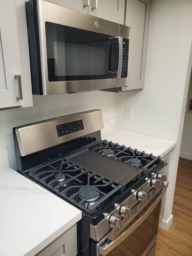 731 S Detroit St in Los Angeles, CA - Foto de edificio - Building Photo