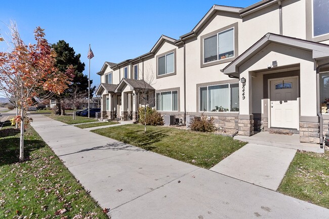 8369 W Hampden Ave in Lakewood, CO - Building Photo - Building Photo