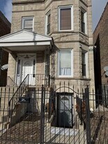 3748 W Cermak Rd, Unit Ground in Chicago, IL - Building Photo