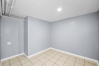 3353 W Evergreen Ave in Chicago, IL - Building Photo - Building Photo